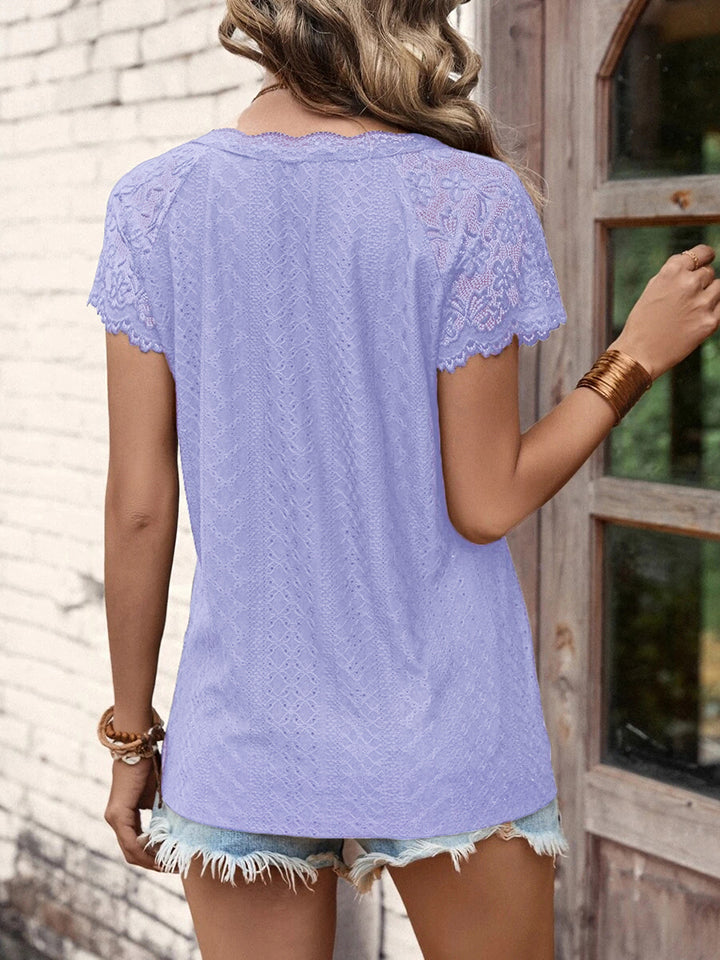 Blusa de manga corta con cuello en V