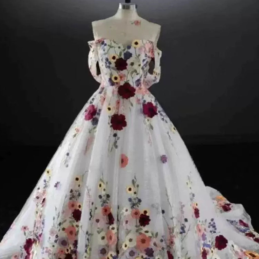 Vestido de banquete de hilo de bienvenida con flores exquisitas