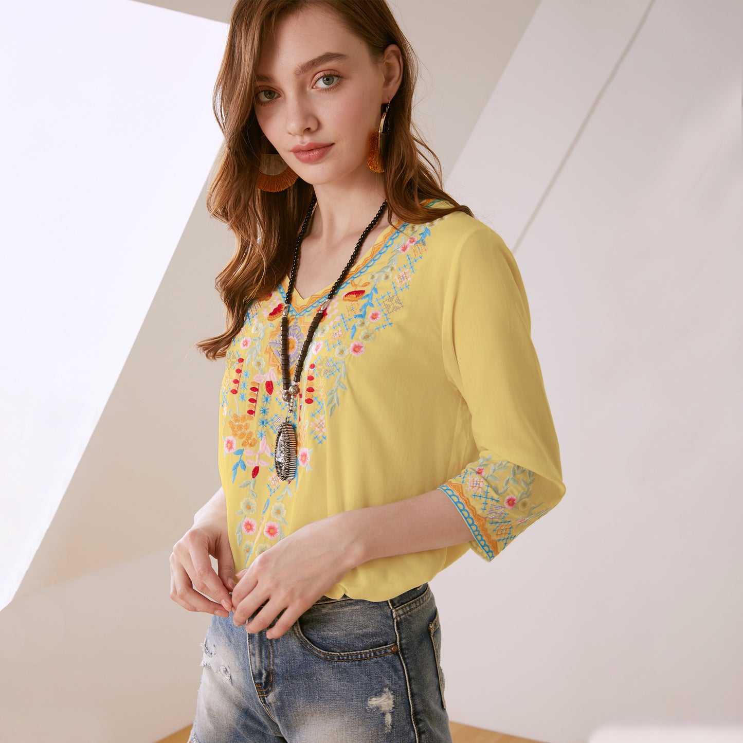 Women's Fashion Embroidery Loose And Slim Shirt