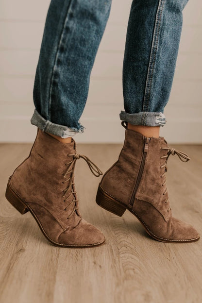 Botas femeninas de tacón cuadrado bajo de ocio de otoño e invierno