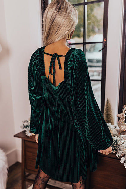 Robe babydoll verte en velours à col carré et nouée au dos