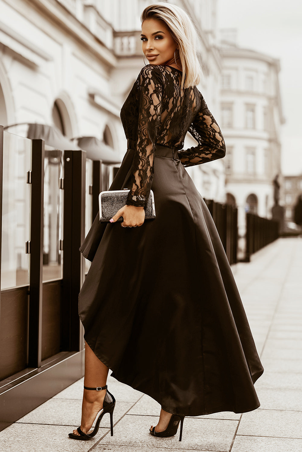 Vestido de fiesta de satén alto y bajo con encaje y manga larga negro