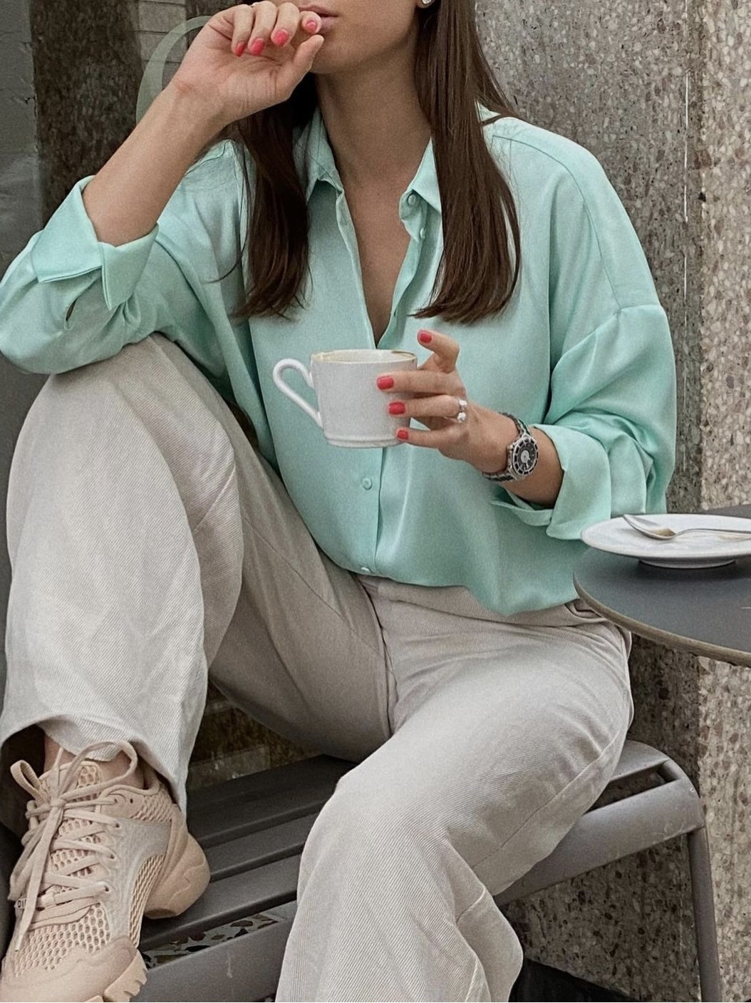 Camisa suelta, perezosa y drapeada, sentido de alto grado, lujo ligero femenino, estilo fino francés