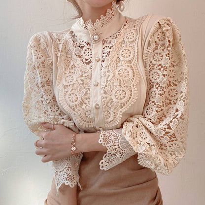 Sweet and age-reducing palace style lace stitching chic button shirt