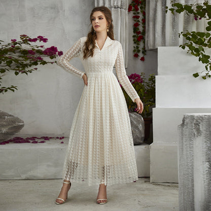 Vestido blanco con solapa a la moda para mujer