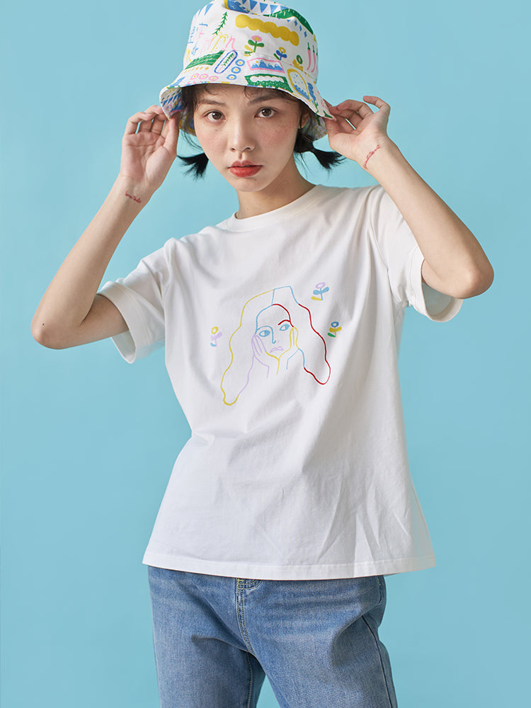 Cute girl loose t-shirt