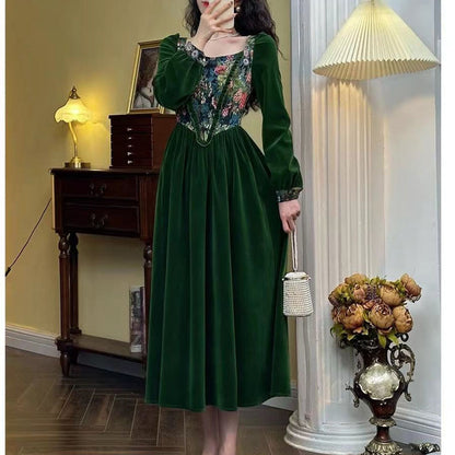 Robe rétro à manches longues en velours vert jacquard