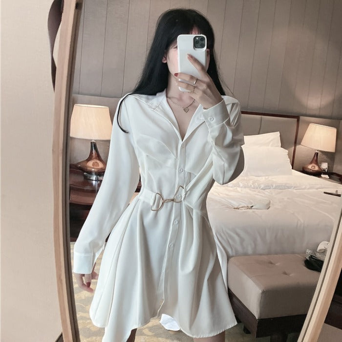 Robe chemise blanche irrégulière à taille mi-longue