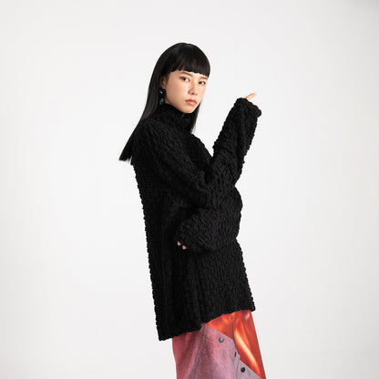 Three-Dimensional Pleated Check Stretch Turtleneck Sweater