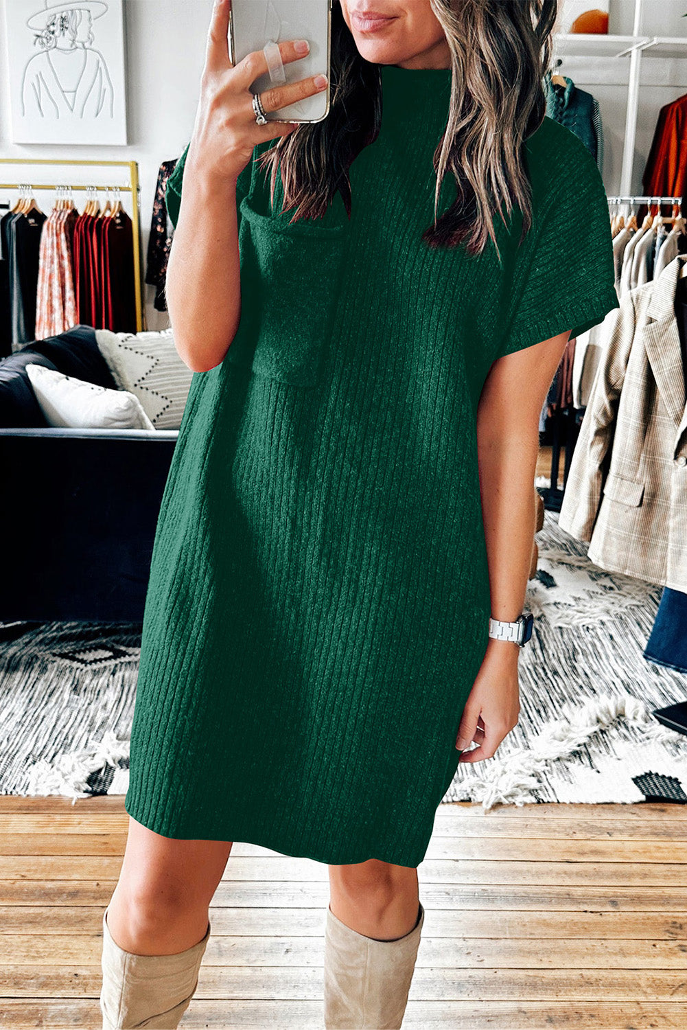 Robe pull à manches courtes en tricot côtelé avec poche plaquée vert noirâtre