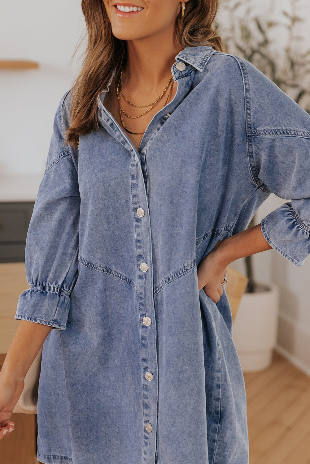 Minivestido vaquero de manga larga con botones azul cielo