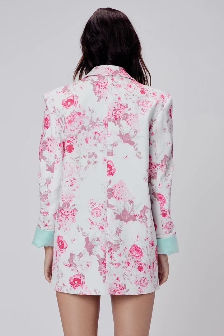 Veste de costume à fleurs roses 