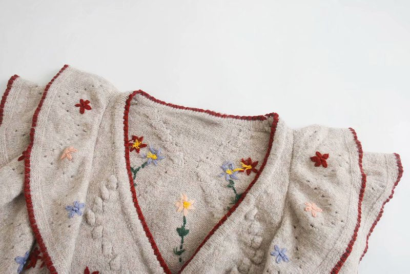 Women's jacket with embroidered knitted cardigan