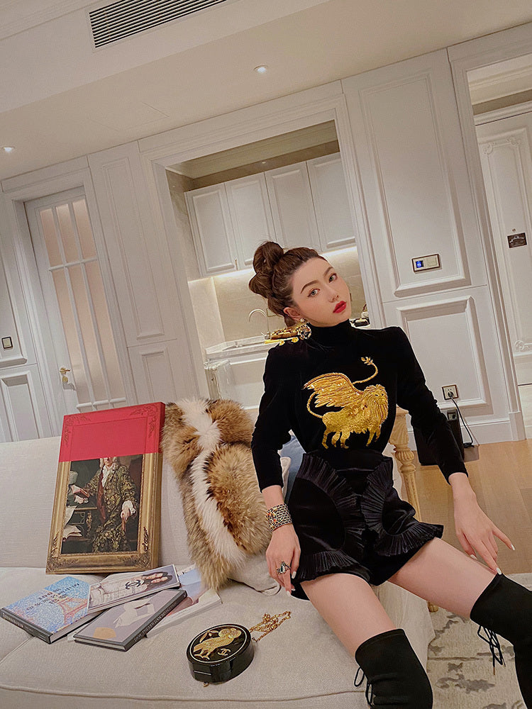 Retro Niche Palace Style Autumn And Winter CHAO Heavy Industry Foreign Style Eye-Catching Lion Embroidery Round Neck Velvet Top