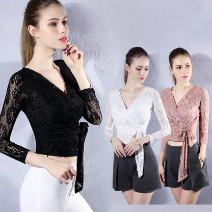 Lace bottoming shirt