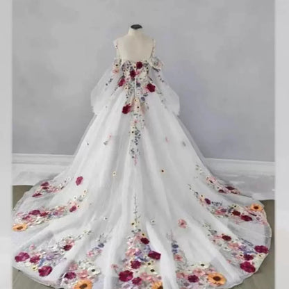 Vestido de banquete de hilo de bienvenida con flores exquisitas