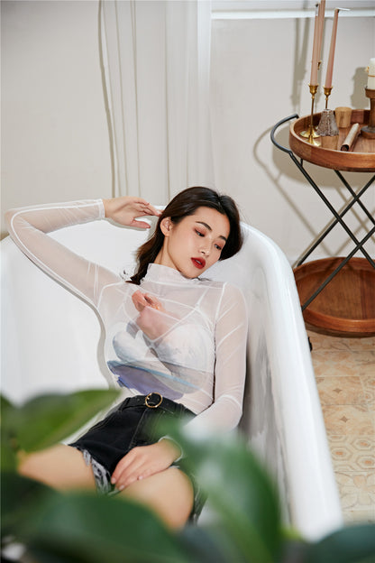 Long sleeve T-shirt with mesh