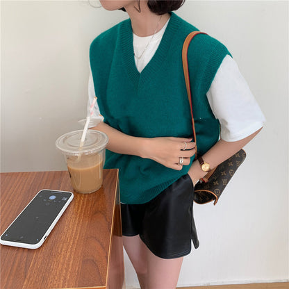 Knit V-neck Waistcoat In A Retro Preppy Look