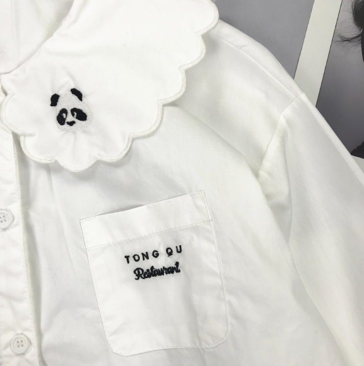 Camisa de base blanca con cuello de muñeca de encaje bordado de panda de viento dulce japonés, camisa de imprimación para estudiante femenina