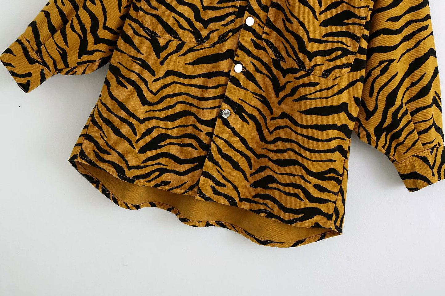 Loose animal print shirt