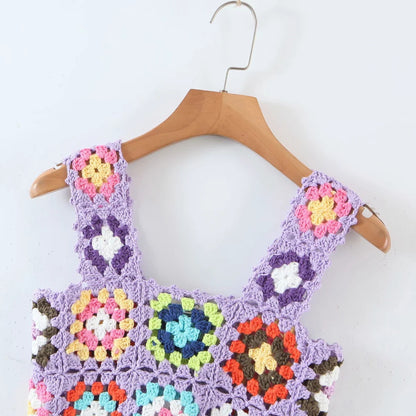 Knit Vest With Contrasting Colors On U Collar