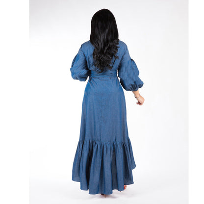 Robe en jean à col en V et manches lanternes à volants