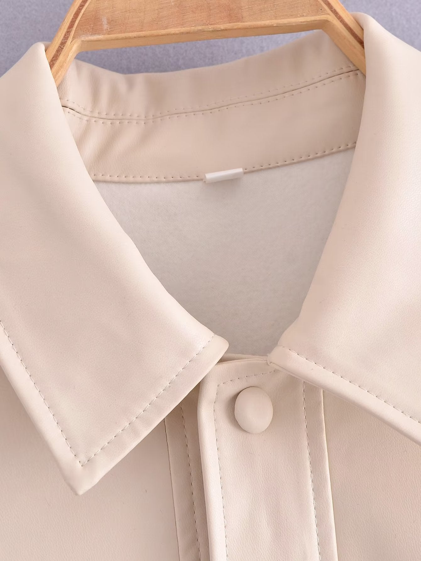 Manteau en cuir de chemise ample à revers à manches longues pour femmes décontractées urbaines