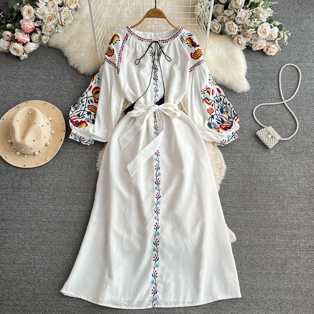 Retro Lantern Long Sleeve Embroidered Round Neck Dress