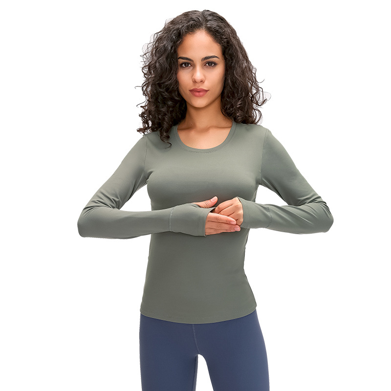 Long sleeve yoga suit with chest pad