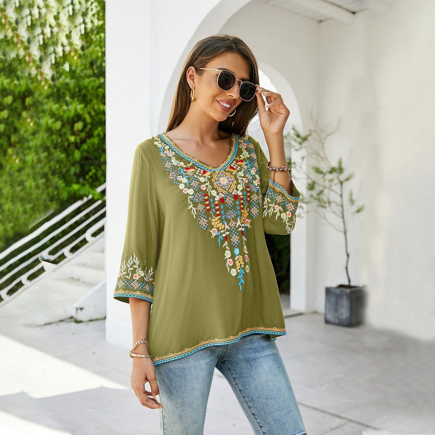 Women's Fashion Embroidery Loose And Slim Shirt