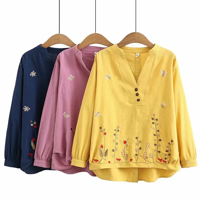 New Fashion Bee Embroidery V-neck Tricolor Pullover