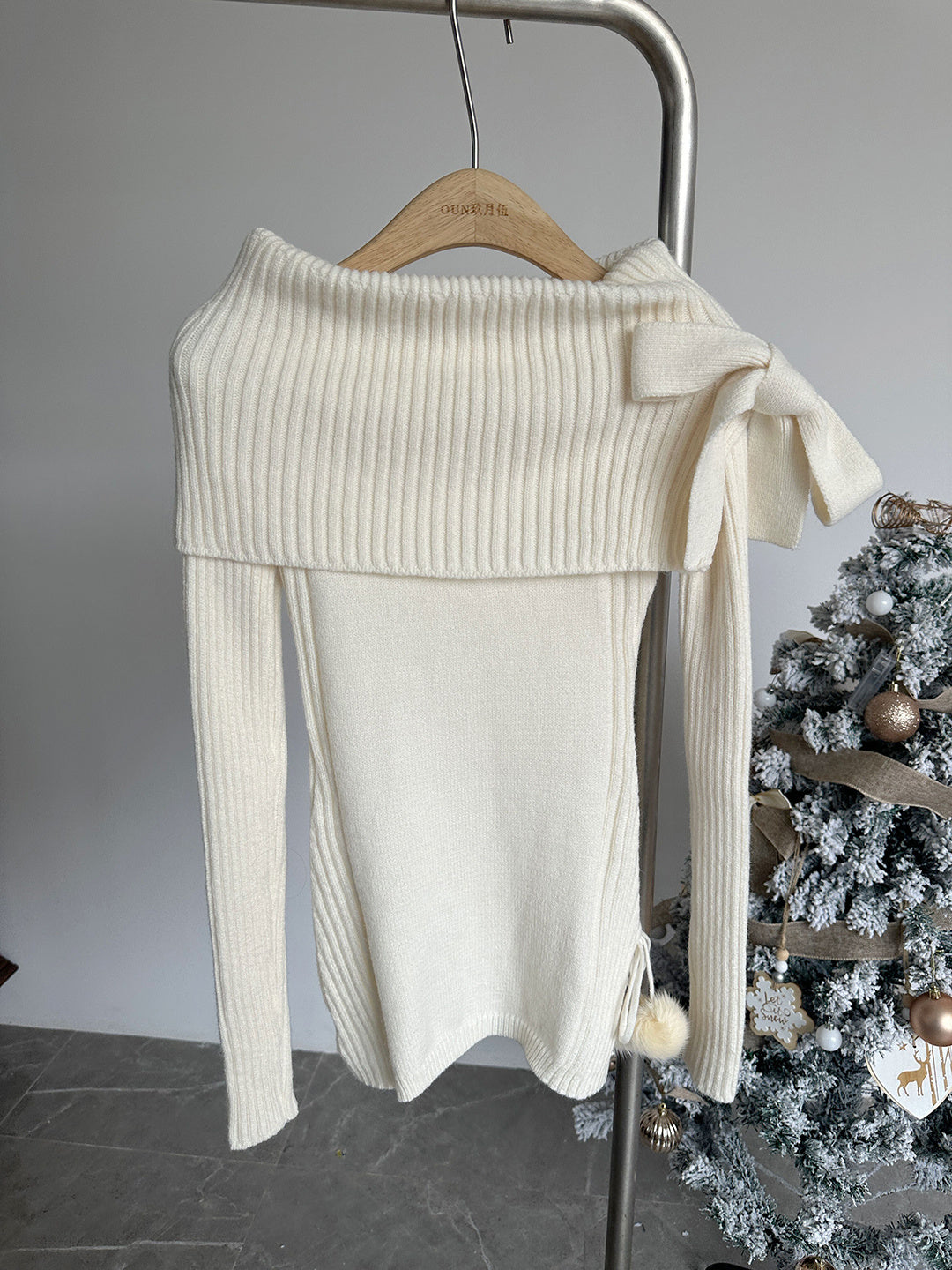 Pull en tricot à une épaule avec nœud pour femme