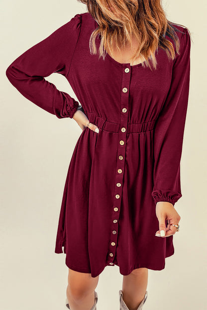 Robe rouge vif boutonnée à manches longues et taille haute