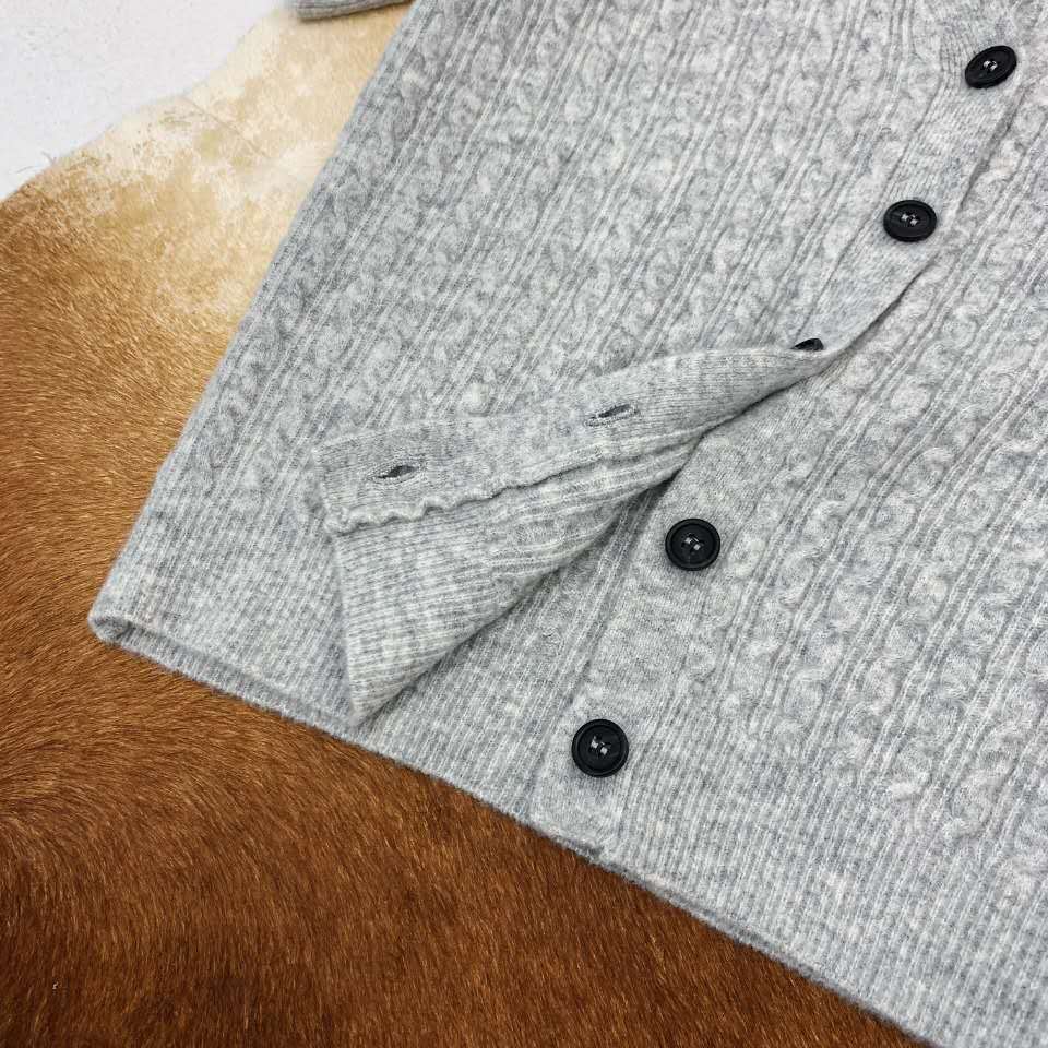 Cardigan tricoté en alpaga gris SE