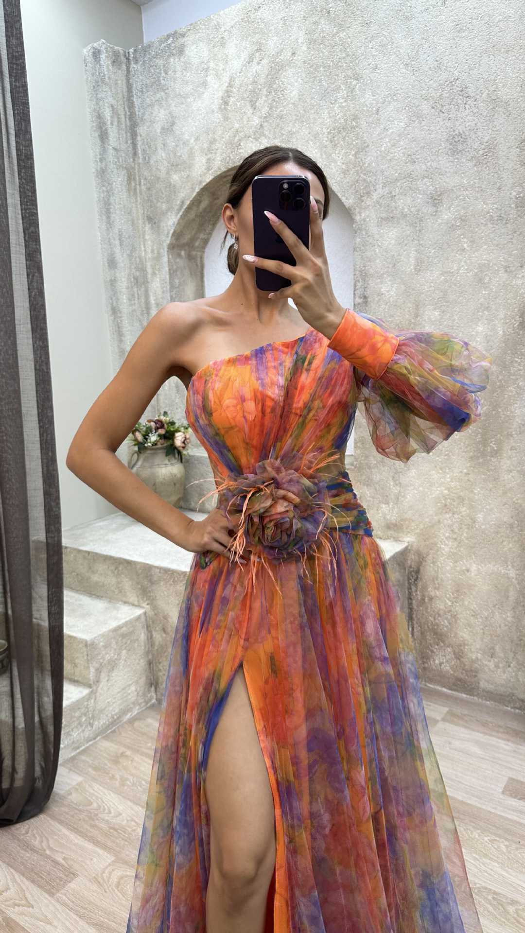 Robe de soirée en maille à épaules inclinées