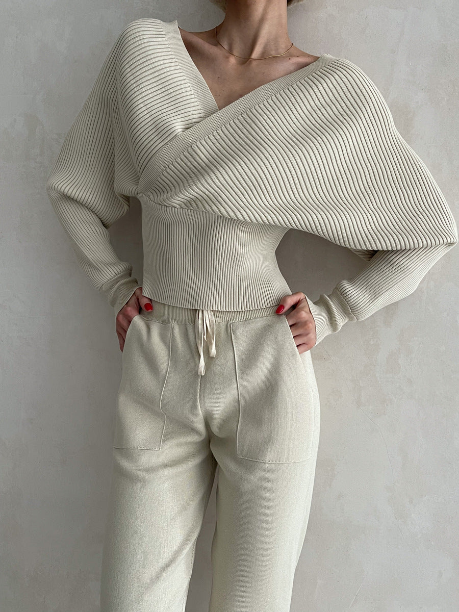 Leaky Shoulder Bat Sleeve V-neck Foreign Style Knitted Sweater Two-piece Set