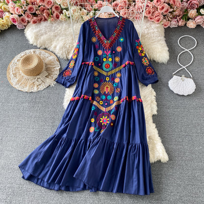 Vacation Beach Dress Loose Big Hem Embroidered V-neck Dress