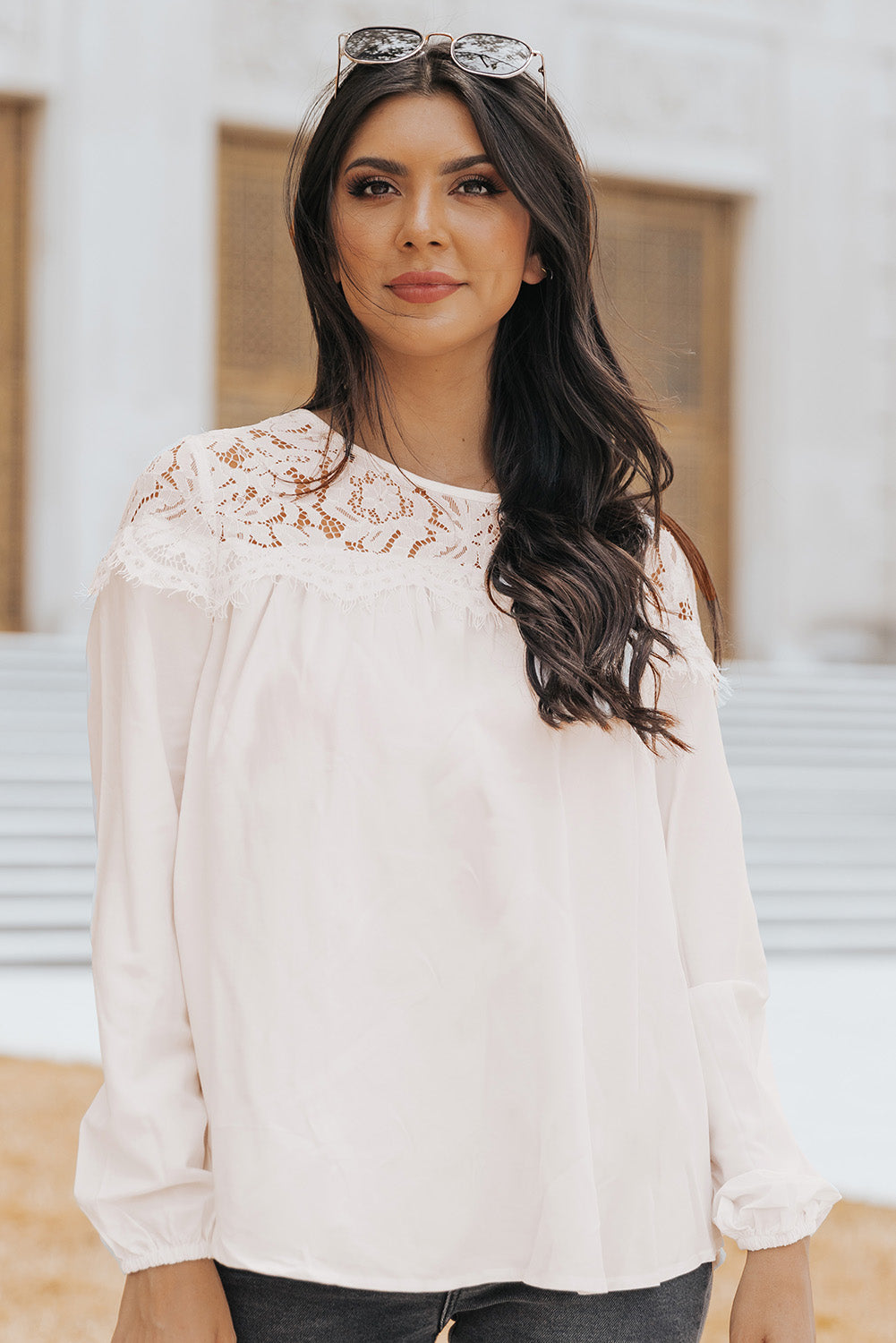 Blouse en dentelle épissé à col rond