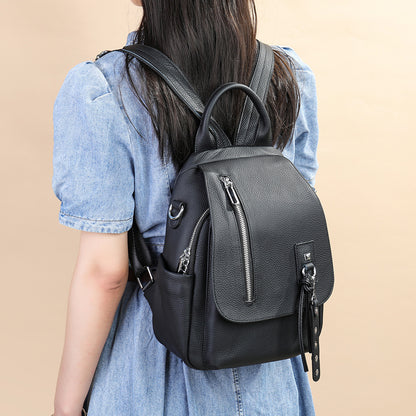 Mochila de cuero simple e informal para mujer