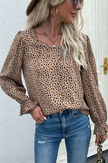 Blusa con cuello redondo y manga acampanada de leopardo