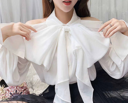 Palace style shoulder top