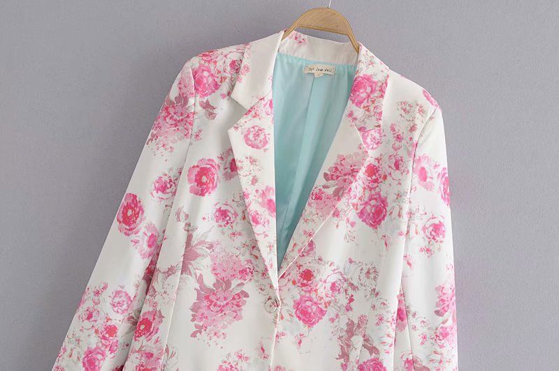 Veste de costume à fleurs roses 