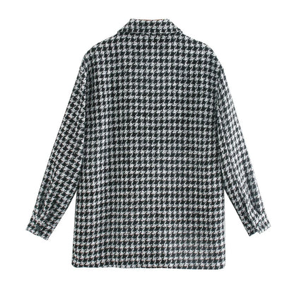 Buttoned loose little fragrant jacket