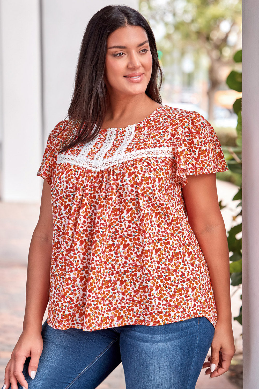 Blusa con cuello redondo y ribete de encaje floral de talla grande