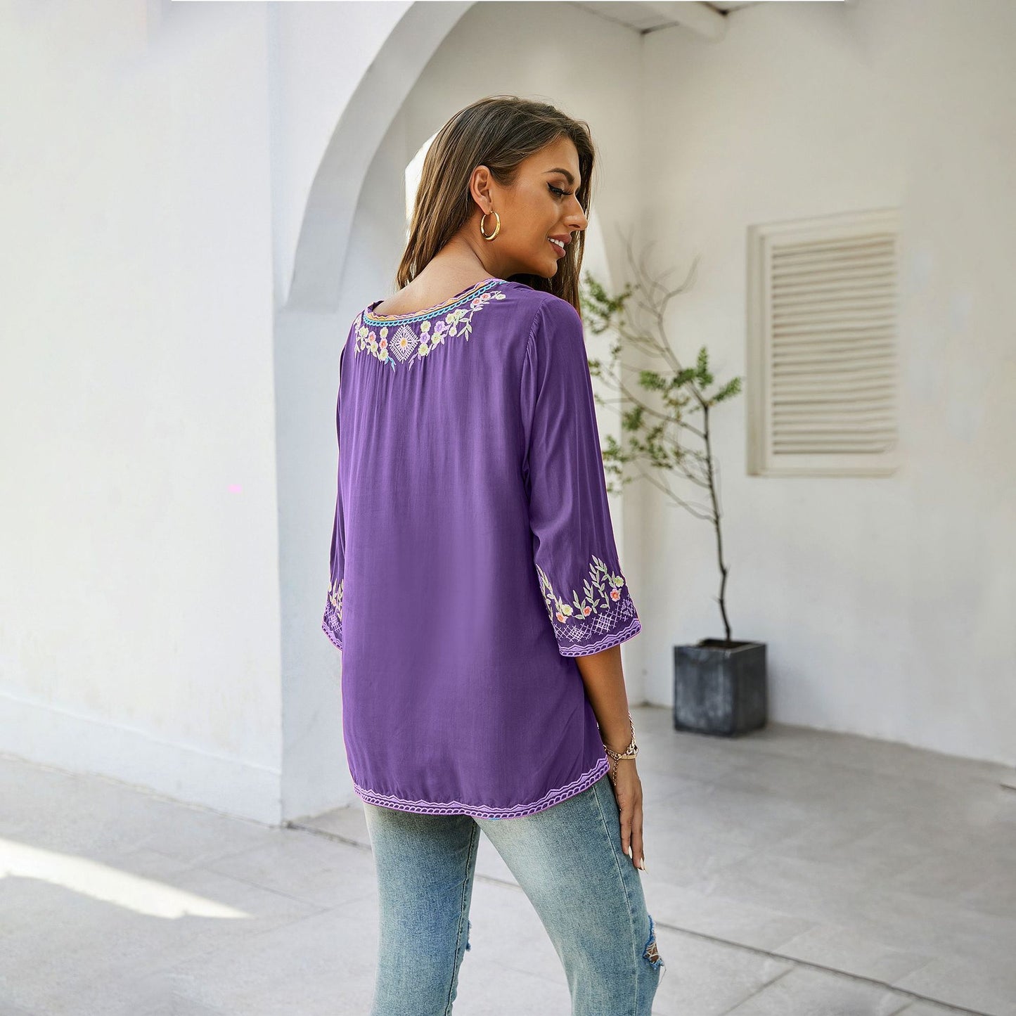 Camisa holgada y delgada con bordado de moda para mujer