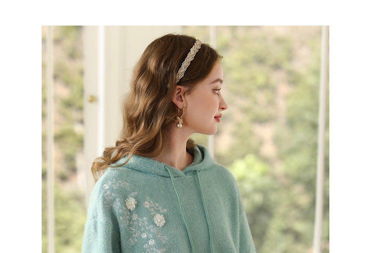 Green Hooded Sherry Embroidered Soft And Sticky Loose Sweater For Women