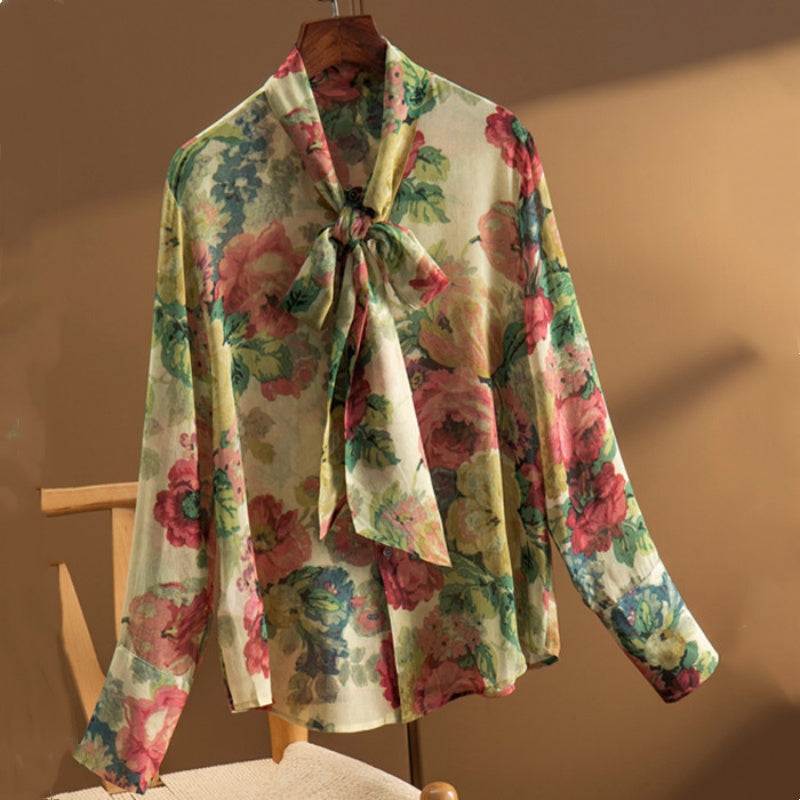 Pintura Al Óleo Gabinete Floral Sentido Artístico Cuello Alto Cinta Camisa De Seda