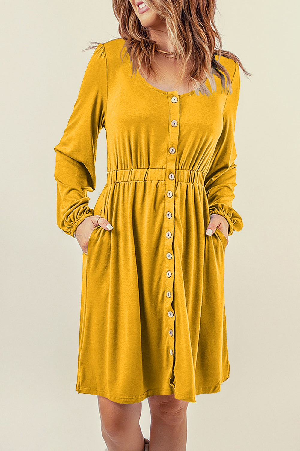 Robe jaune boutonnée à manches longues et taille haute