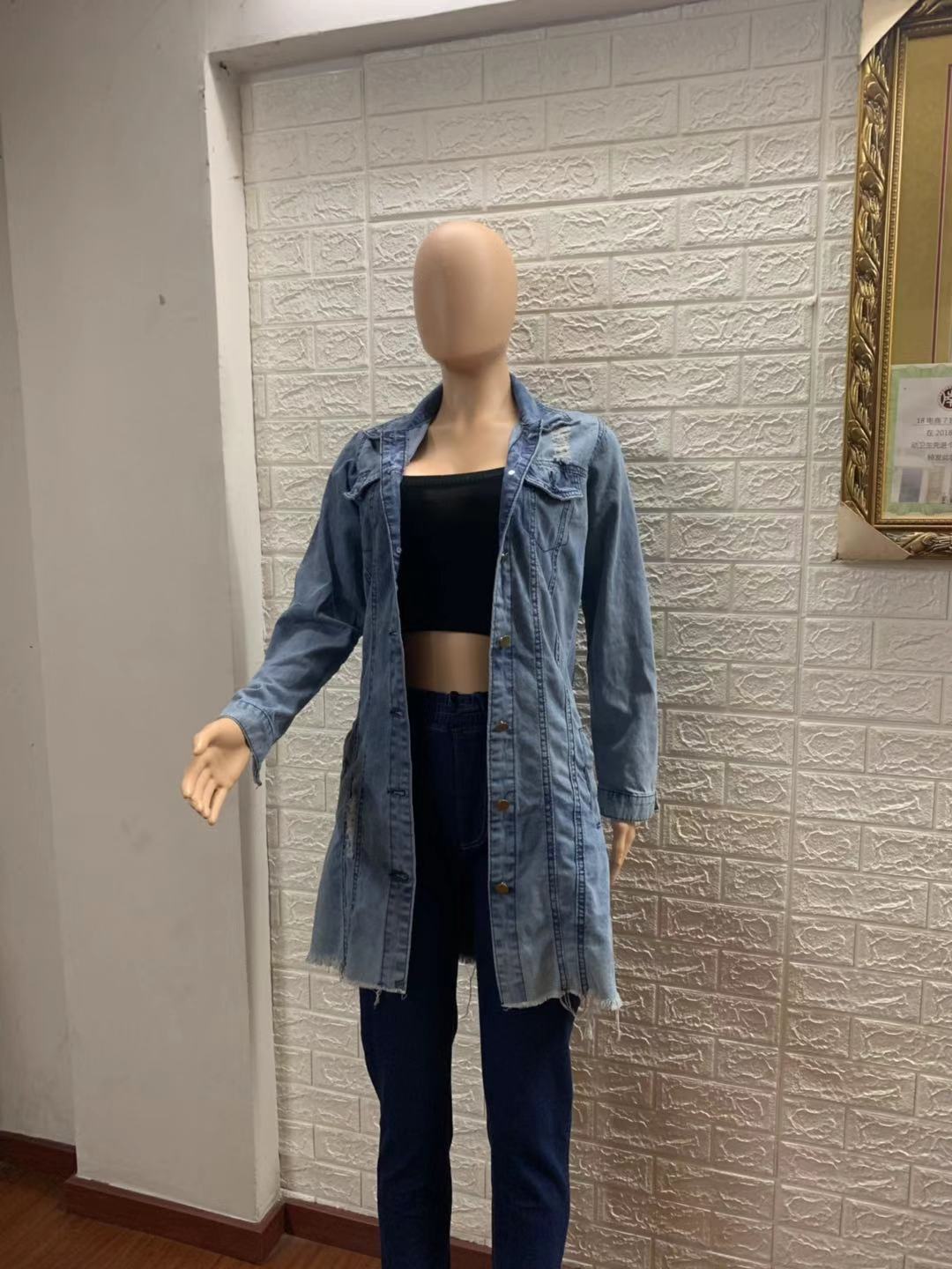 Veste slim déchirée en jean femme