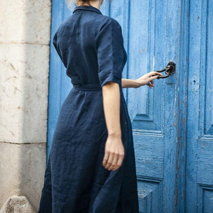 Vestido con vuelo grande con cuello vuelto y cordones de media manga de algodón y lino